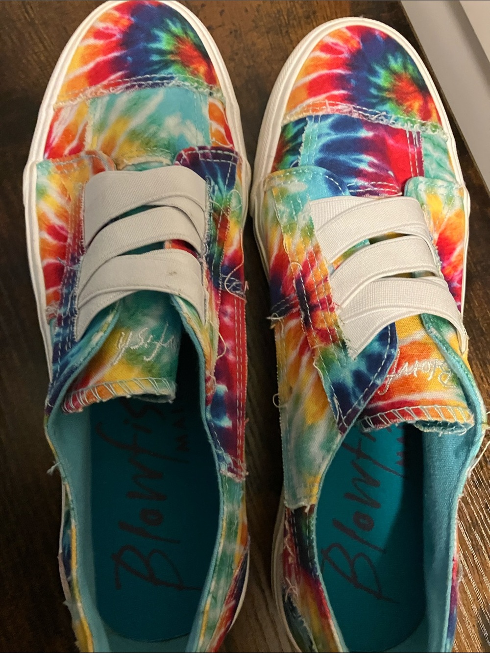 Malibu Tie-Dye women Slip-On Sneakers in Multicolor with White Elastic